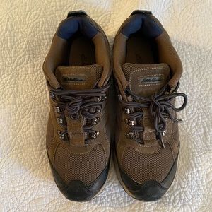 Eddie Bauer Men’s 10 Hiking Sneakers Style 2003-3 in Taupe